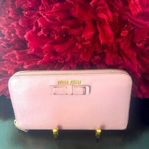 EUC MUI MUI Madras Bicolor Zipper wallet